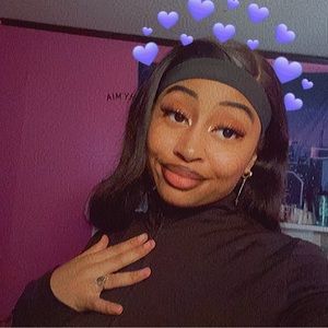 Meet your Posher, Mia